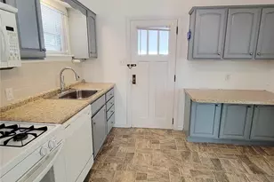 805 Laura Ave, West Mifflin, PA 15122 - Photo 12