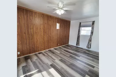 805 Laura Ave, West Mifflin, PA 15122 - Photo 16