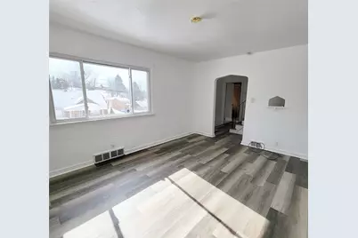 805 Laura Ave, West Mifflin, PA 15122 - Photo 6