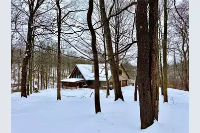 425 Pine Tract Rd, Center Township, PA 16061 - Photo 2