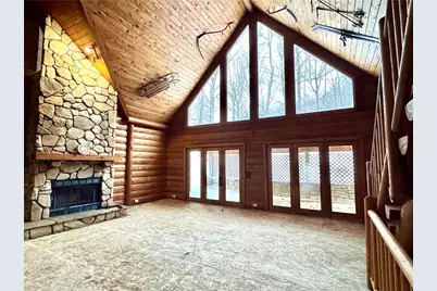 425 Pine Tract Rd, Center Township, PA 16061 - Photo 6