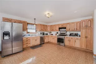 306 Pleasant View Dr, East Franklin Township, PA 16201 - Photo 4