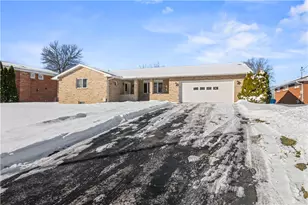 230 Roebling Dr, Saxonburg Boro, PA 16056 - Photo 2