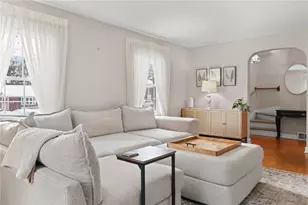 49 Pocono Dr, Green Tree, PA 15220 - Photo 10