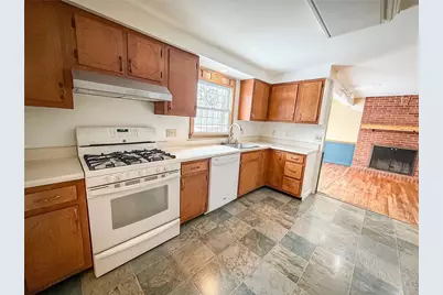 204 Bluegrass Drive, Twp of But SE, PA 16001 - Photo 12