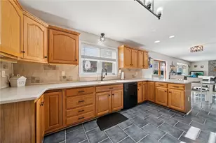 227 Sandworks Rd, Hempfield Township, PA 15639 - Photo 6