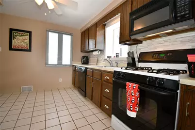 107 Queen Dr, Monroeville, PA 15146 - Photo 4