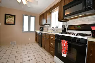 107 Queen Dr, Monroeville, PA 15146 - Photo 4