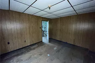 421 Fairview Ave, Turtle Creek, PA 15145 - Photo 10