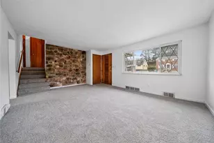 1041 Ardmore Manor Dr, Pittsburgh, PA 15221 - Photo 6