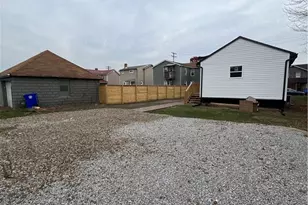 1242 Indiana Ave, Monaca, PA 15061 - Photo 14