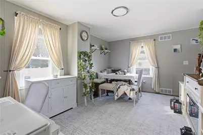 105 N Oliver Ave, Zelienople, PA 16063 - Photo 10