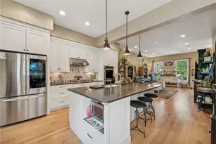 1641 Overton Ln, Pittsburgh, PA 15217 - Photo 10