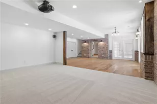 103 Vista Ct, Lancaster Township, PA 16037 - Photo 12