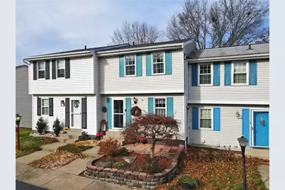 332 Parkwood Dr, Cranberry Township, PA 16066 - Photo 1