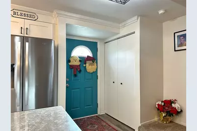 332 Parkwood Dr, Cranberry Township, PA 16066 - Photo 2