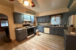 727 Thompson St, Turtle Creek, PA 15145 - Photo 8