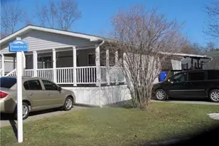 601 Country Vue Ct, Cranberry Township, PA 16066 - Photo 2