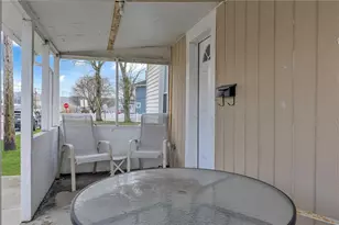 213 Maplewood Ave, Vanport, PA 15009 - Photo 2