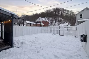 1044 Wall Ave, Pitcairn, PA 15140 - Photo 32