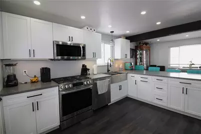 5877 Pleasant St, South Park, PA 15129 - Photo 4