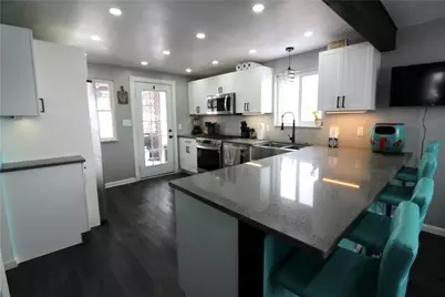 5877 Pleasant St, South Park, PA 15129 - Photo 6