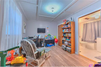 324 Lafferty Street, Jeannette, PA 15644 - Photo 8