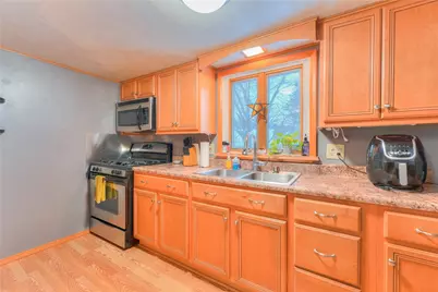 324 Lafferty Street, Jeannette, PA 15644 - Photo 6