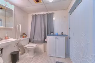 324 Lafferty St, Jeannette, PA 15644 - Photo 10