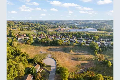 2220 Watchfield Dr, South Park, PA 15129 - Photo 4