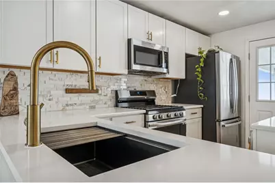 842 Garlow Blvd, Pittsburgh, PA 15239 - Photo 6