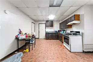 1701 Leolyn St, Pittsburgh, PA 15210 - Photo 8