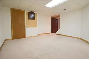 520 Royalty Dr, Uniontown, PA 15401 - Photo 32