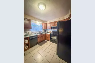 417 New Castle Rd, Twp of But NW, PA 16001 - Photo 8