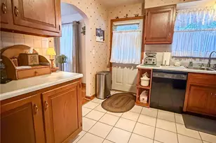 417 New Castle Rd, Twp of But NW, PA 16001 - Photo 10