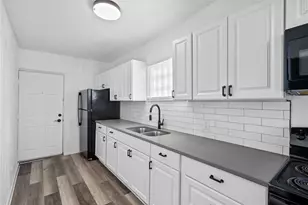 833 Estella Ave, Pittsburgh, PA 15210 - Photo 4