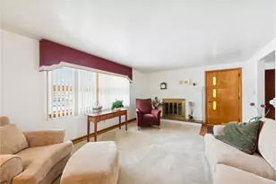 105 Hemlock Dr, Unity Township, PA 15650 - Photo 4