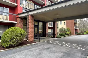 1987 Centurion Dr, Pittsburgh, PA 15221 - Photo 2