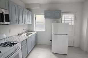 4614 Truro Pl, Pittsburgh, PA 15213 - Photo 4