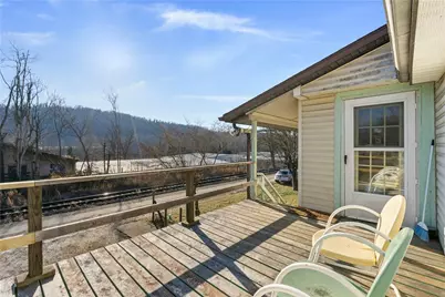 48 Vesta St, Centerville, PA 15429 - Photo 4