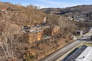 121 Locust St, Ambridge, PA 15003 - Photo 4