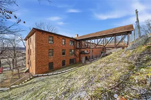 121 Locust St, Ambridge, PA 15003 - Photo 2