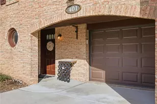 401 Maywood Dr, Bethel Park, PA 15102 - Photo 4