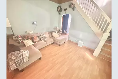 44 Fairgarden St, Republic, PA 15475 - Photo 2