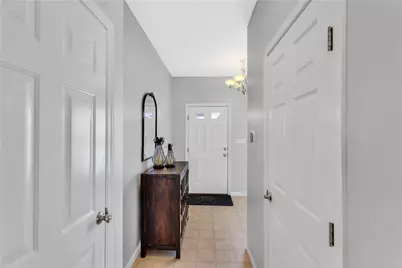 112 Southern Valley Ct, Adams Township, PA 16046 - Photo 4