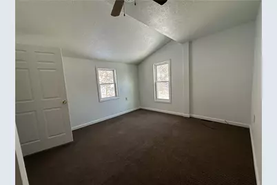 719 Stella St, Jeannette, PA 15644 - Photo 8