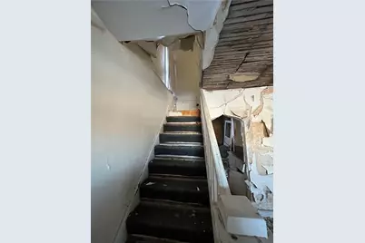 121 Boggston Ave, Pittsburgh, PA 15210 - Photo 10