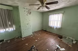 121 Boggston Ave, Pittsburgh, PA 15210 - Photo 14