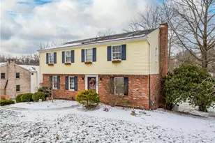 171 Fawn Valley Dr, Canonsburg, PA 15317 - Photo 2