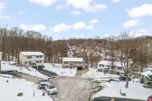 1649 Cordwell Dr, South Park, PA 15129 - Photo 2